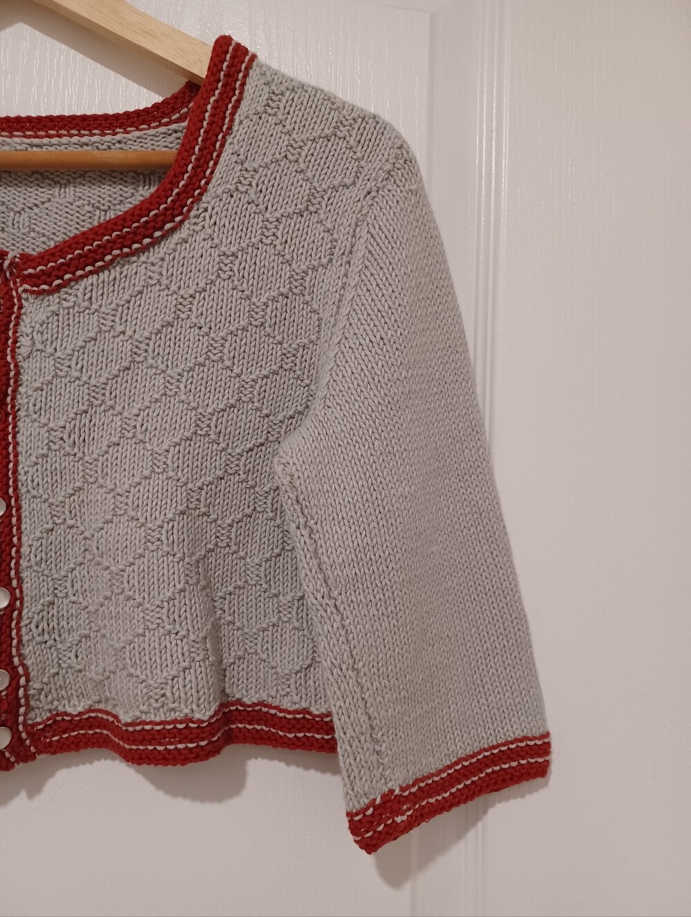 Handknit Cropped Cardigan With Red Trim - Picture 5 of 6
